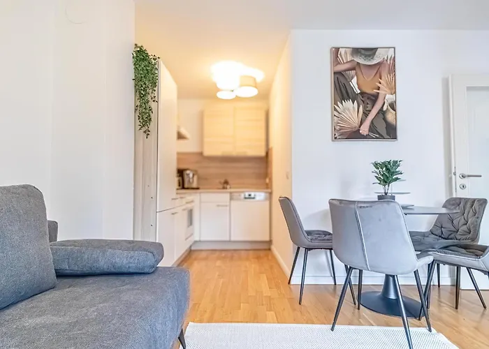 1br & 1lr With Balcony, 9min To Center *